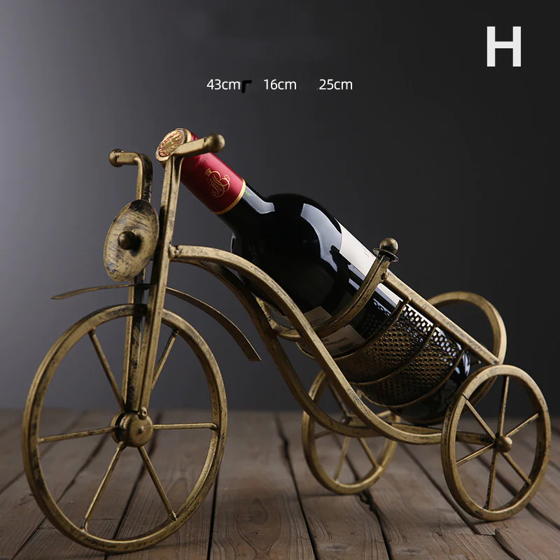Porte-Bouteille RoyalCar en métal, design voiture vintage, exposant une bouteille de vin, style élégant pour collectionneurs.
